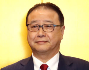 もはや失言リレー…桜田謙吾氏の「女性にも原因」に非難轟々