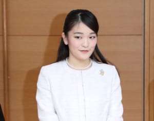 天皇陛下　会見で「尊重」の言葉なし…気になる眞子さまとの“温度差”