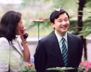 頭にチョウが！天皇陛下61歳の珍スクープ写真ベスト10