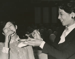 和田アキ子があーん！写真で振り返る山口百恵ヒストリー【現役編】