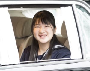 愛子さま12月で20歳 菅首相は女性天皇議論に結論出せるのか