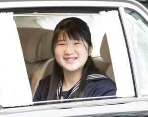 愛子さま12月で20歳 菅首相は女性天皇議論に結論出せるのか