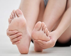 医師が解説、健康な足のままでいるための4つのセルフケア