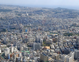 歯止めかからない沖縄の感染者急増　人口10万人あたりで全国2位　1週間で倍に