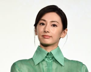 北川景子は腹式呼吸、武井咲はダンベル運動 ママ女優の美容法