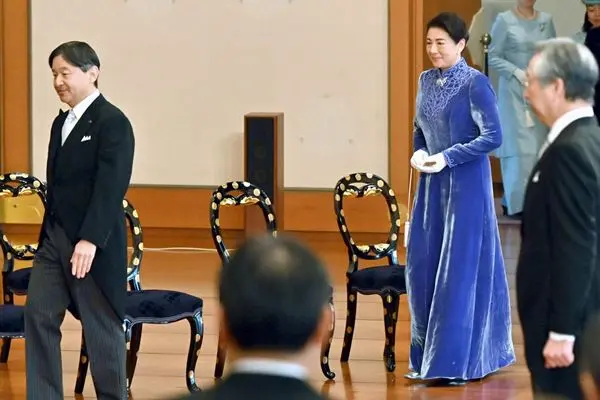 雅子さま天皇誕生日の勝負ドレスはとっておきロイヤルブルー | 女性自身