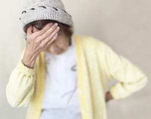 化粧に手を抜きだしたら注意 認知症グレーゾーン早期発見を