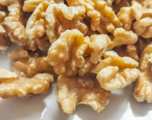 健康効果持つナッツに医師が新提言「生薬と組み合わせ摂る」