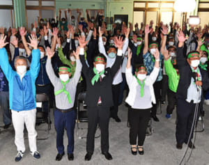 うるま市長に中村氏が初当選　照屋氏に1862票差　投票率は過去最低