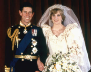 ダイアナ妃のウェディングドレス、当時の居城で一般公開へ