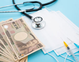 「がんで夫が亡くなったら」かかる治療費と減る生活費は？