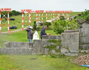墓参りにも米軍の許可が必要「いつまで続くのか」　清明祭で353人が基地立ち入り申請