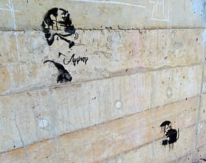 まさか…今帰仁にバンクシー!?　1年以上前から出現　「よく描けている」と評判に