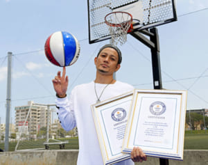 「神業バスケ」2つ同時にギネス認定　フリースタイルのJJさん　苦境エンタメ界の希望に