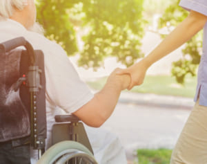 親の介護に「ショートステイ」が便利！専門家語る“楽な介護”