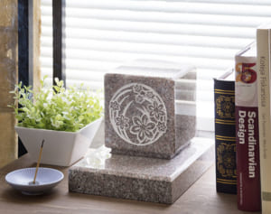 夫婦14万円〜　墓じまいをして「リビングに墓」を持つ選択