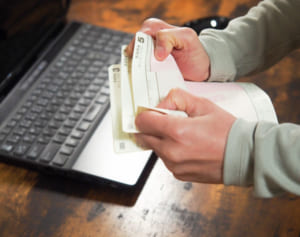 介護保険料に住民税値上げーー令和は副業で稼ぐ“増収時代”