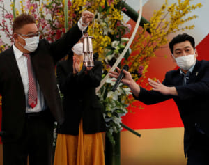 賛否ありすぎ聖火リレー出発式でサンド富澤が森喜朗いじり