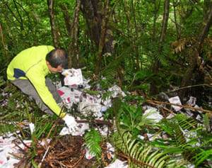 沖縄やんばる、世界遺産候補地に大量チラシ　会社員が投棄認める　地元「最低限のモラルを」