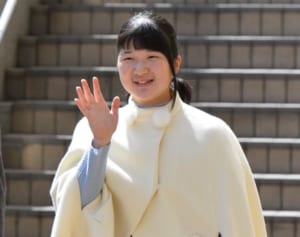 品格の秘密は？愛子さま王道ファッション4大パターン