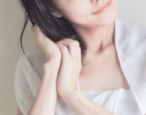 ヘアオイルついた髪に引火…27歳女性の誕生日を襲った悲劇