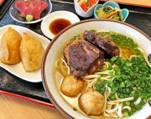 中城湾を見渡す高台で味わう絶品沖縄そば　縁どころ 吉嶺（ゆしんみ） 北中城村字仲順