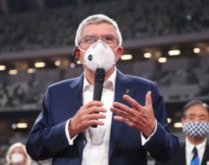 失言相次ぐバッハ会長「ホテルは5つ星」のVIP来日に冷視線