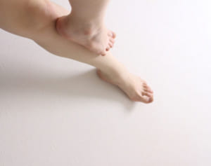 バランス感覚を鍛え認知症を予防する「片足立ちトレーニング」