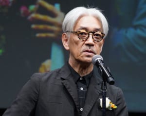 坂本龍一さん逝去に桑田佳祐が追悼……二人の天才が昔馴染みでも仕事で交わらなかった理由