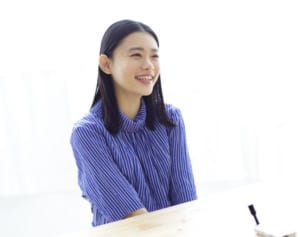 杉咲花語る“夫”成田凌への信頼「目が合うだけで落ち着いた」