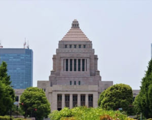 土地規制法、未明に成立　基地周辺の調査や行為を制限