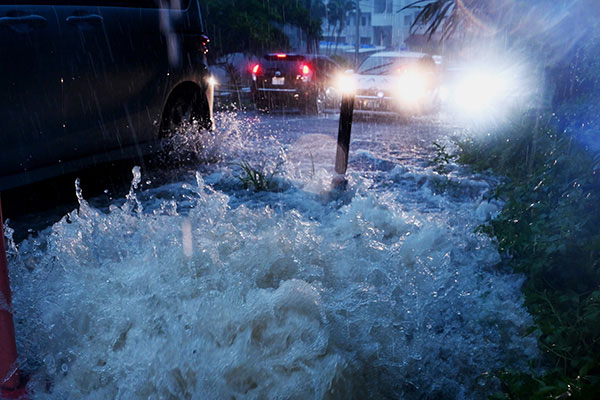 沖縄本島地方に全国初の「線状降水帯」各地で被害　粟国村では「50年に一度の大雨」