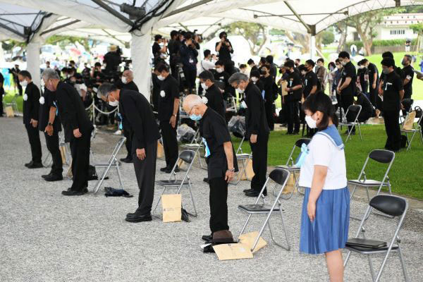 沖縄慰霊の日「悲劇繰り返さない」　コロナ禍で非戦決意、追悼式に30人　戦後76年
