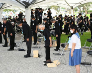沖縄慰霊の日「悲劇繰り返さない」　コロナ禍で非戦決意、追悼式に30人　戦後76年