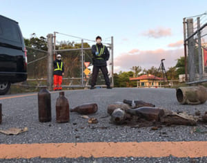 米軍の廃棄物に抗議したら家宅捜索される　識者は「過剰な捜査」と指摘