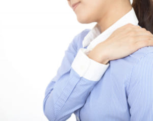 肩こり改善のカギは「わきを伸ばす」…簡単ストレッチ3選
