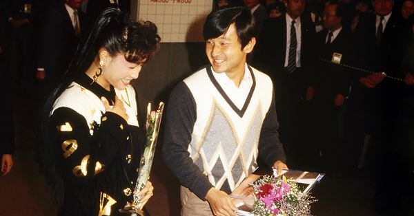 天皇陛下がスタローンと握手！皇族方「銀幕スターとの共演」写真集