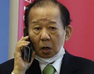 二階幹事長発案「女性局専用宣伝カー」が完成も冷ややかな声