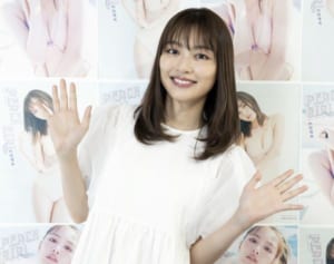 内田理央が20代ラストの写真集！「ラムちゃんをイメージ」