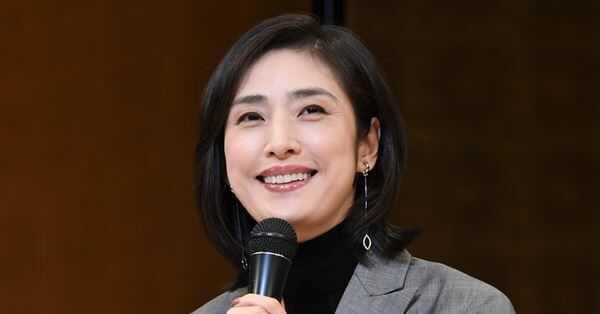 桃井かおりも虜に 天海祐希 先輩女優たちから好かれる理由 女性自身