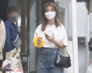 デニムは10万！“プラダを着た”にこるんの新橋を席巻した存在感