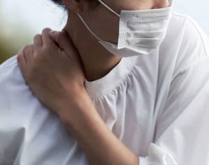 コロナ禍で蓄積した首まわりのこりを「アシカのポーズ」で撃退