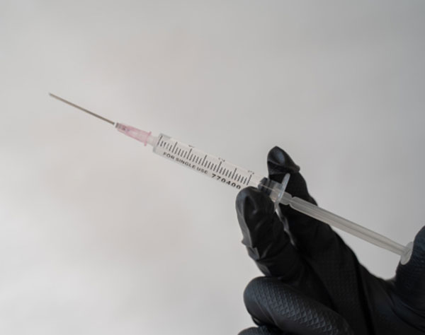 血栓リスク、混合接種…「アストラ製ワクチン」先行2種との異なる特徴