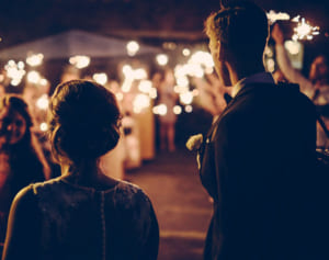 花嫁が結婚式直後に高速道路で逆走車と正面衝突して死亡