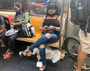 地下鉄で“反マスク男”が女性を罵倒…SNSで特定呼びかけ