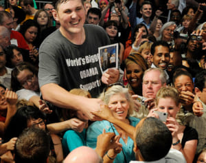 アメリカで最も背の高い男性が心臓疾患のため38歳で死去