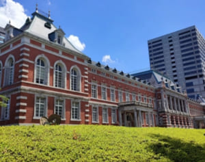 公式アカウントが“ネタツイート”で炎上…法務省は「若手の自由な発想」と弁明