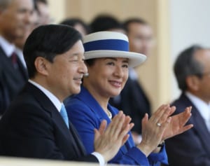 雅子さまの胸に響いたソフト少女の言葉「復興への感謝をこめて始球式を」