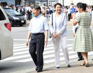 雅子さま夏のご静養スタイルと愛用ブランドバッグ3選