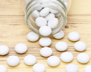 市販胃腸薬には認知症のリスク！薬剤師が教える常用避けたい薬